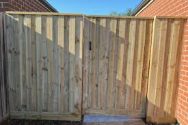 Timber panel gate - Blue Sovereign Fences and Gates